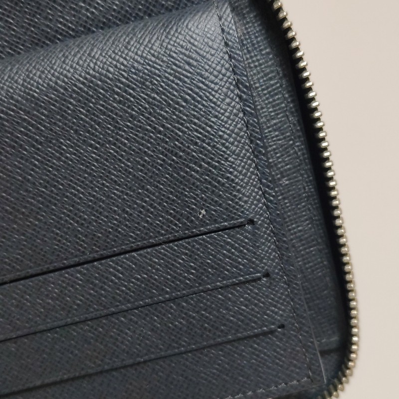 Louis Vuitton (LV) Zippy牛皮水波紋條紋Logo 環繞式拉鍊手拿包-17