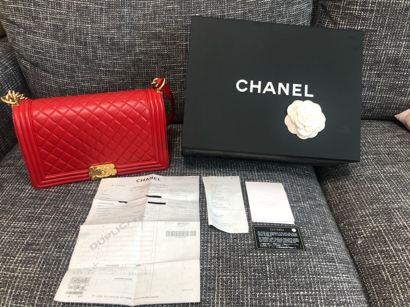絕版CHANEL Boy 28cm 紅色小羊皮菱格金鍊A92193 肩背包-0