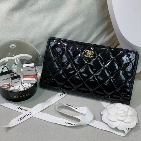 Chanel 香奈兒 黑色菱格漆皮長夾 XA122
