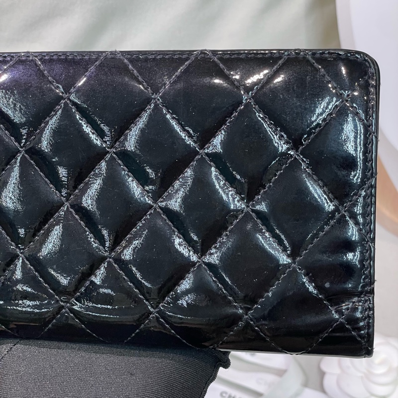 Chanel 香奈兒 黑色菱格漆皮長夾 XA122-23
