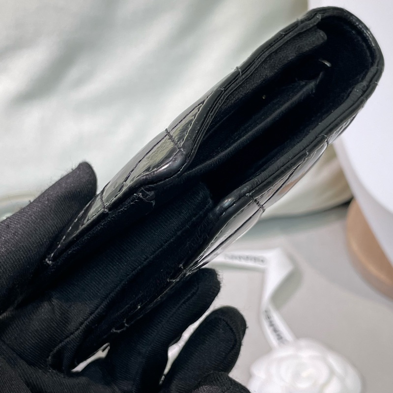 Chanel 香奈兒 黑色菱格漆皮長夾 XA122-31