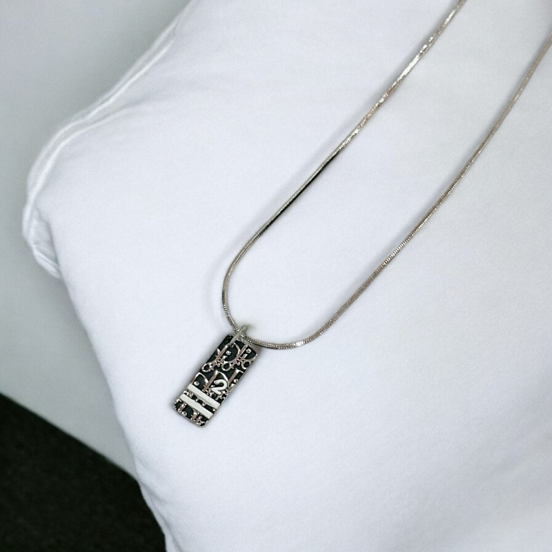 莉亞精品♡ Dior直式黑底銀字母 項鍊 二手美品-0