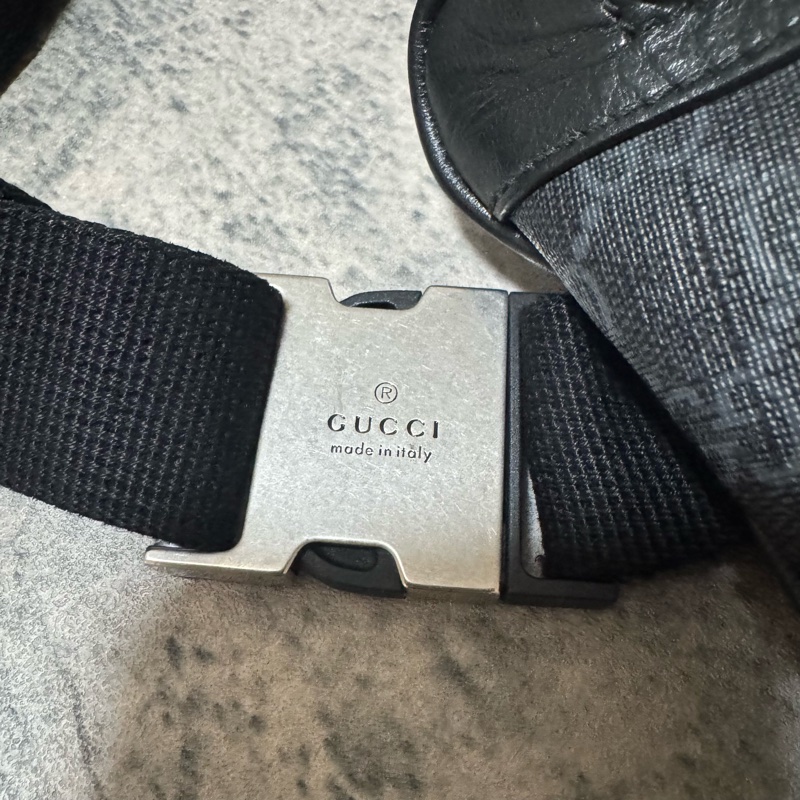 Gucci古馳/黑灰色雙G胸前包/733240-3