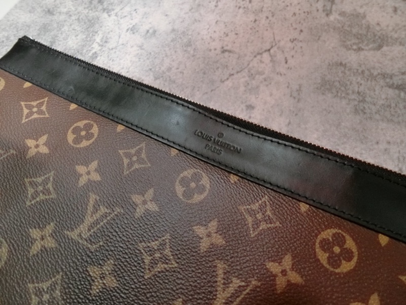 LV棕色原花DISCOVERY手拿包/M69411-2