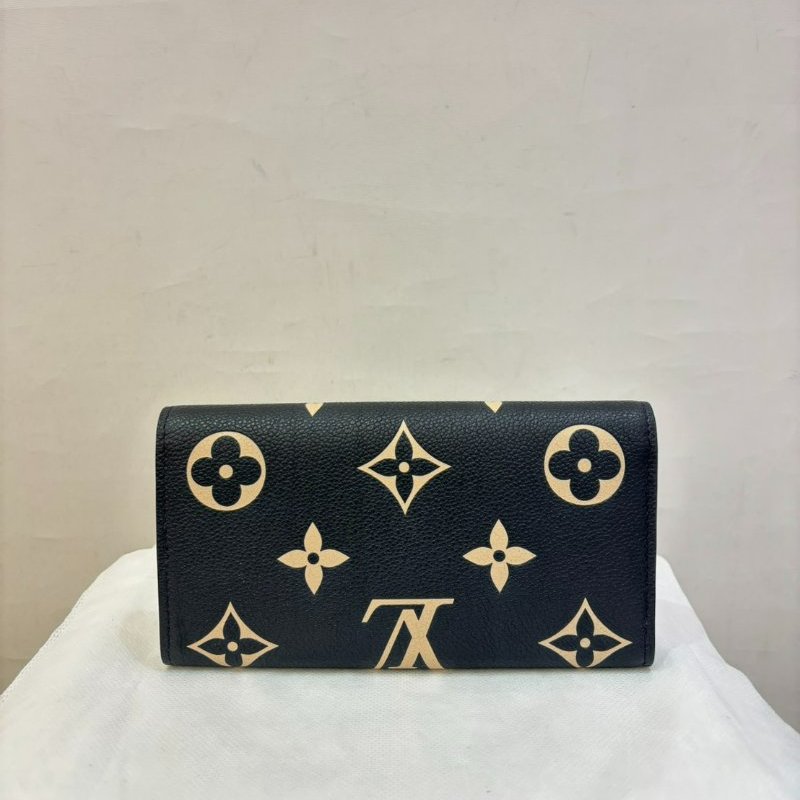 LV 黑牛皮大LOGO信封釦式長夾-1