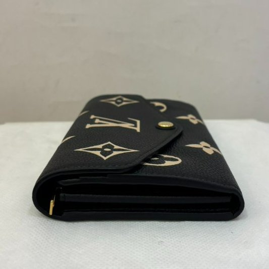 LV 黑牛皮大LOGO信封釦式長夾-5