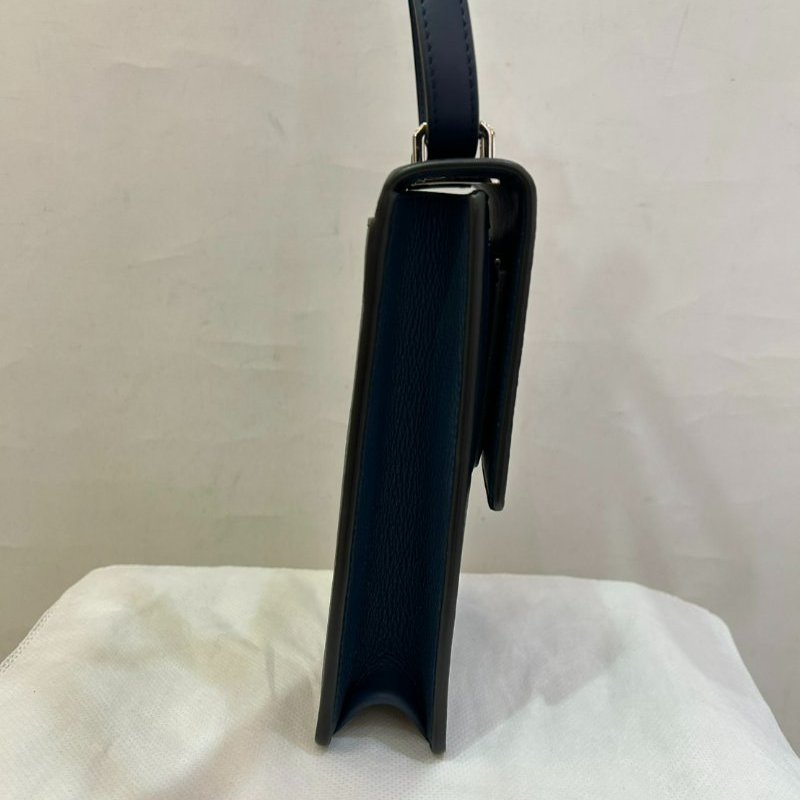 BURBERRY深藍色牛皮銀釦TB直式手機包-3