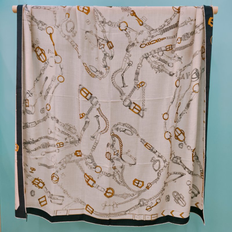 MS0348 Hermes 愛馬仕 山羊絨 絲巾 Scarf 140 x 140cm Chale Hors De Chaine Cashmere and Silk Navy x Beige-1