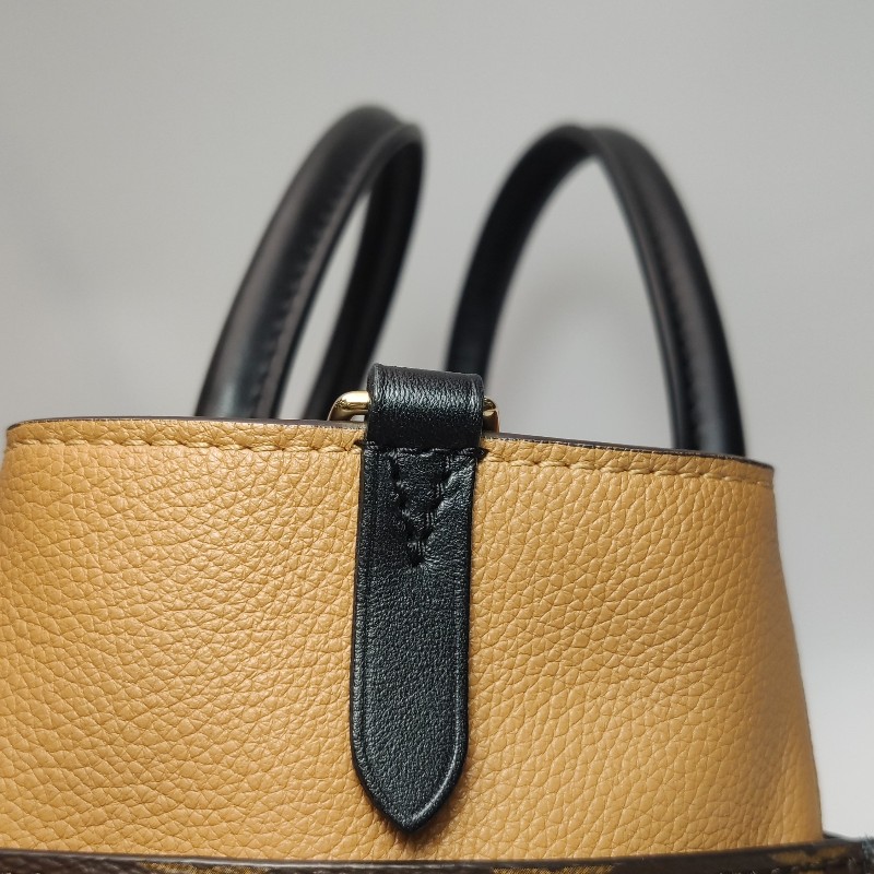 Louis Vuitton (LV) On My Side中號牛皮拼色老花旋扣斜挎包單肩包芯片款-14