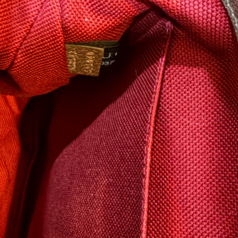 GUCCI 郵差包 658542 K9GSN 8358-58