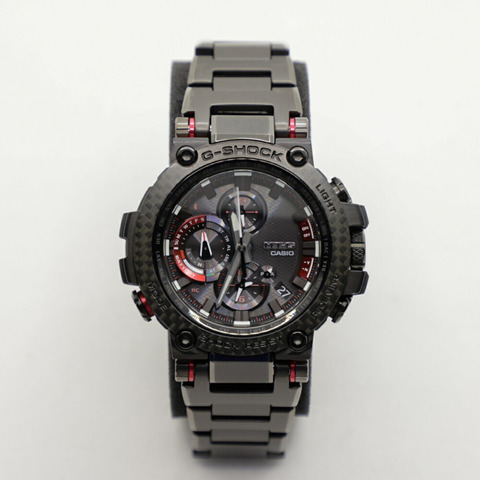 卡西歐 G-Shock MTG-B1000XBD-1AJF 黑色錶盤搭配紅色樹脂、金屬和碳纖維太陽能手錶，男士，型號 1325