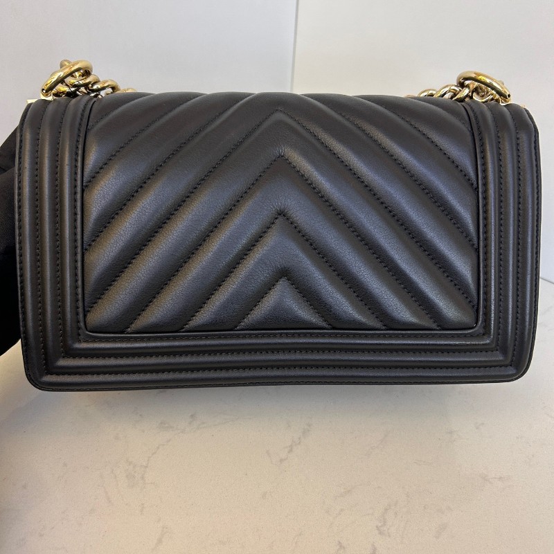 CHANEL香奈兒 Leboy 黑金 羊皮 V紋中號25cm 肩背包斜背包-1