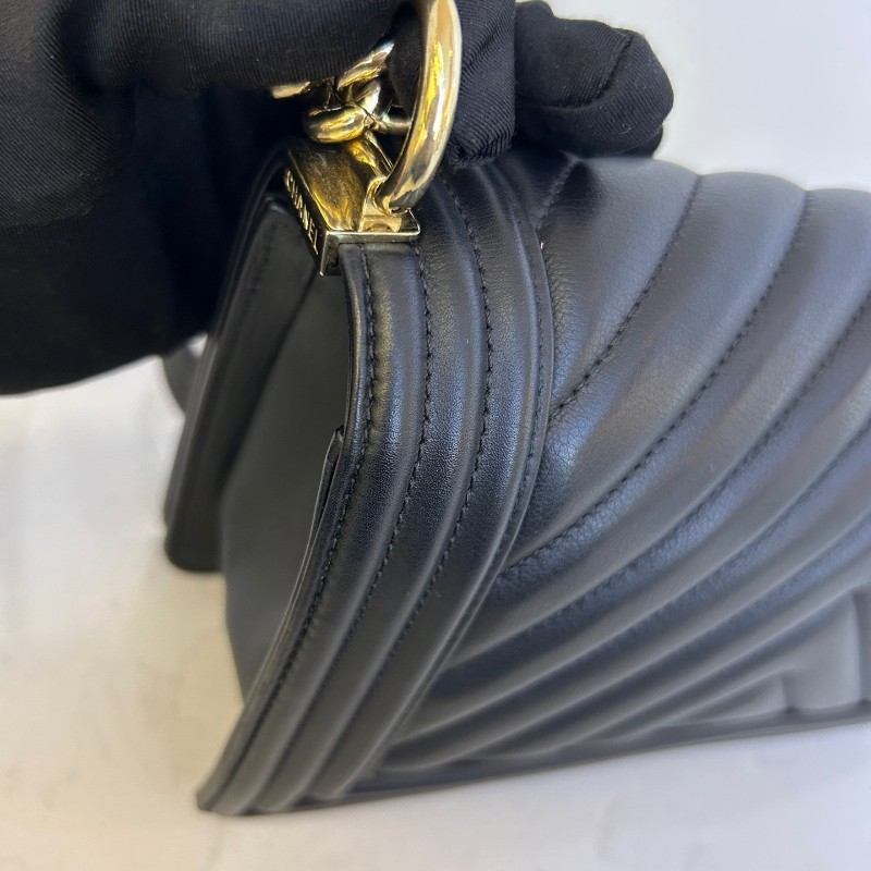 CHANEL香奈兒 Leboy 黑金 羊皮 V紋中號25cm 肩背包斜背包-7