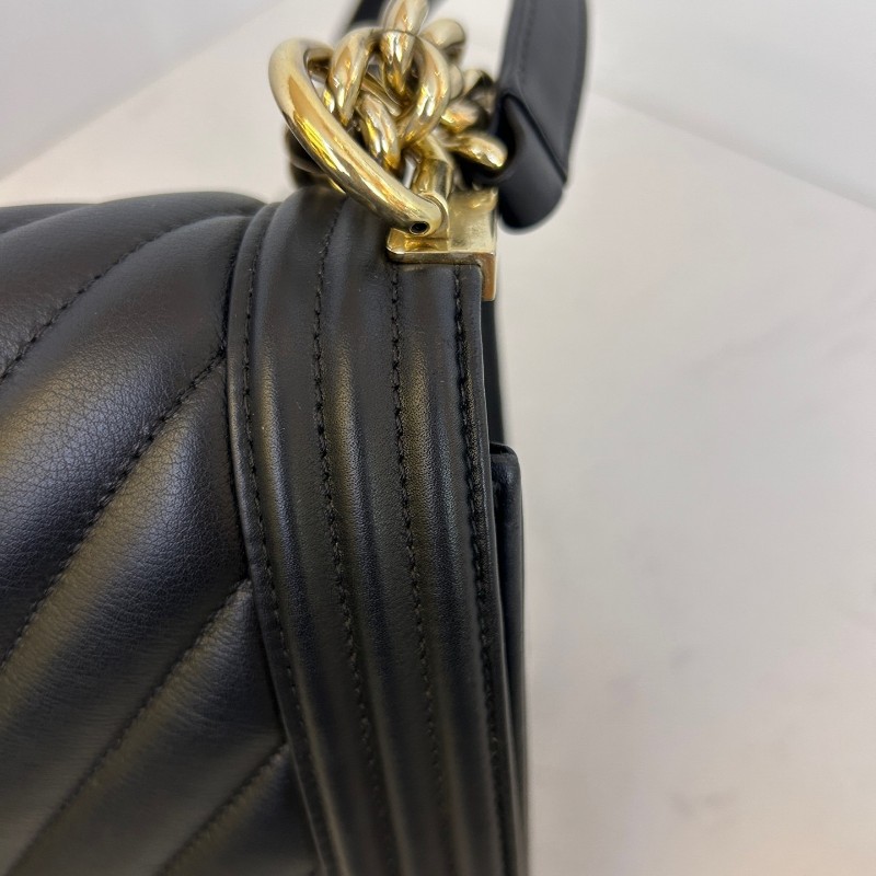 CHANEL香奈兒 Leboy 黑金 羊皮 V紋中號25cm 肩背包斜背包-8