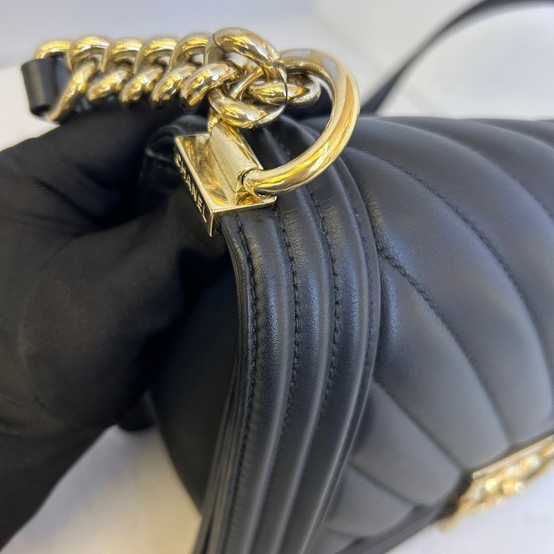 CHANEL香奈兒 Leboy 黑金 羊皮 V紋中號25cm 肩背包斜背包-9