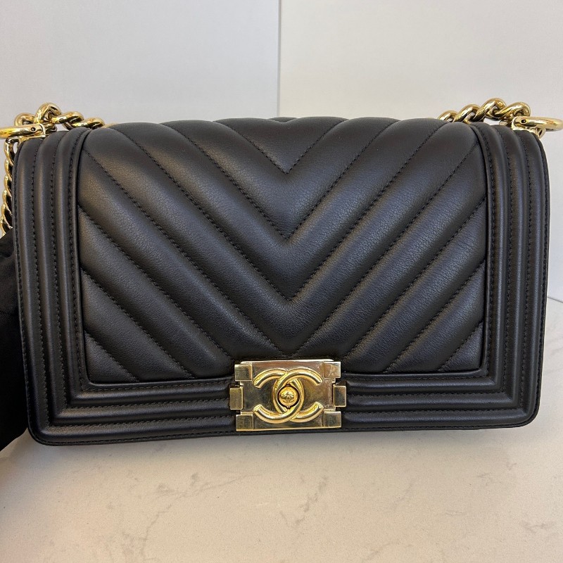 CHANEL香奈兒 Leboy 黑金 羊皮 V紋中號25cm 肩背包斜背包-12