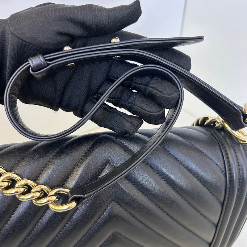 CHANEL香奈兒 Leboy 黑金 羊皮 V紋中號25cm 肩背包斜背包-21