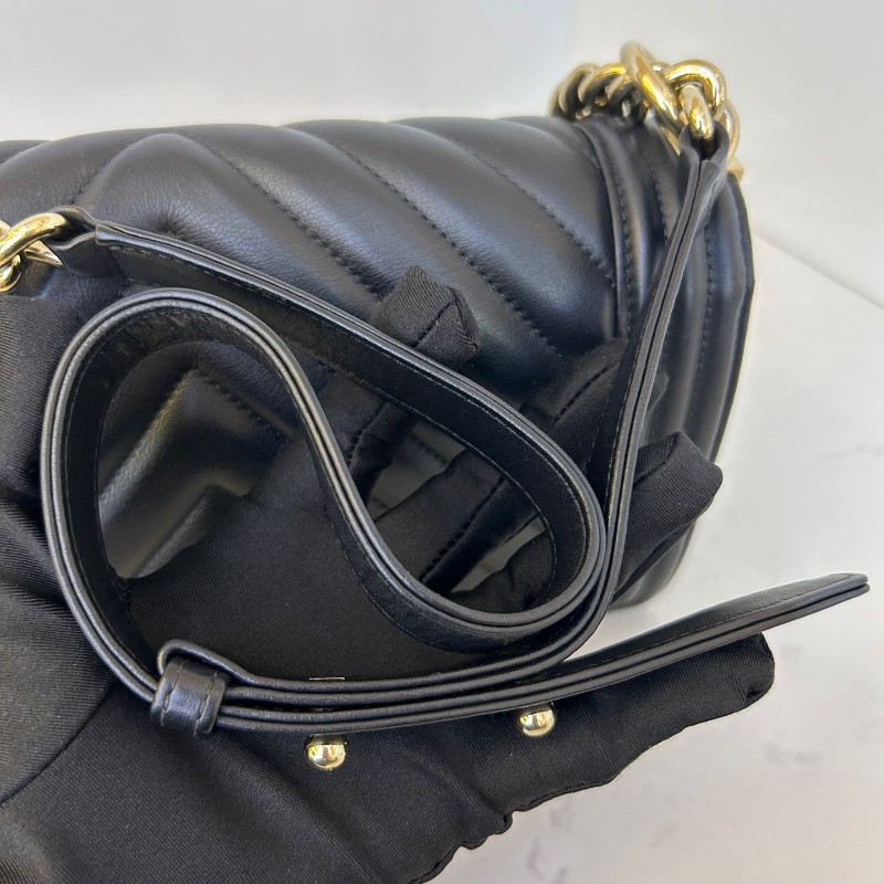 CHANEL香奈兒 Leboy 黑金 羊皮 V紋中號25cm 肩背包斜背包-22