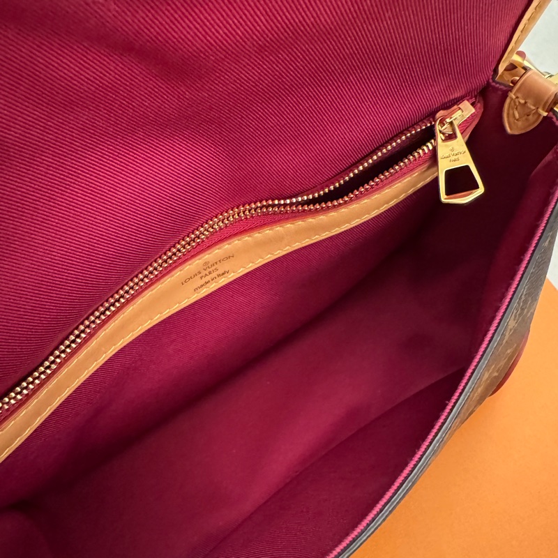Louis Vuitton Diane M45985 法棍包 年輕搶眼粉色揹帶-12