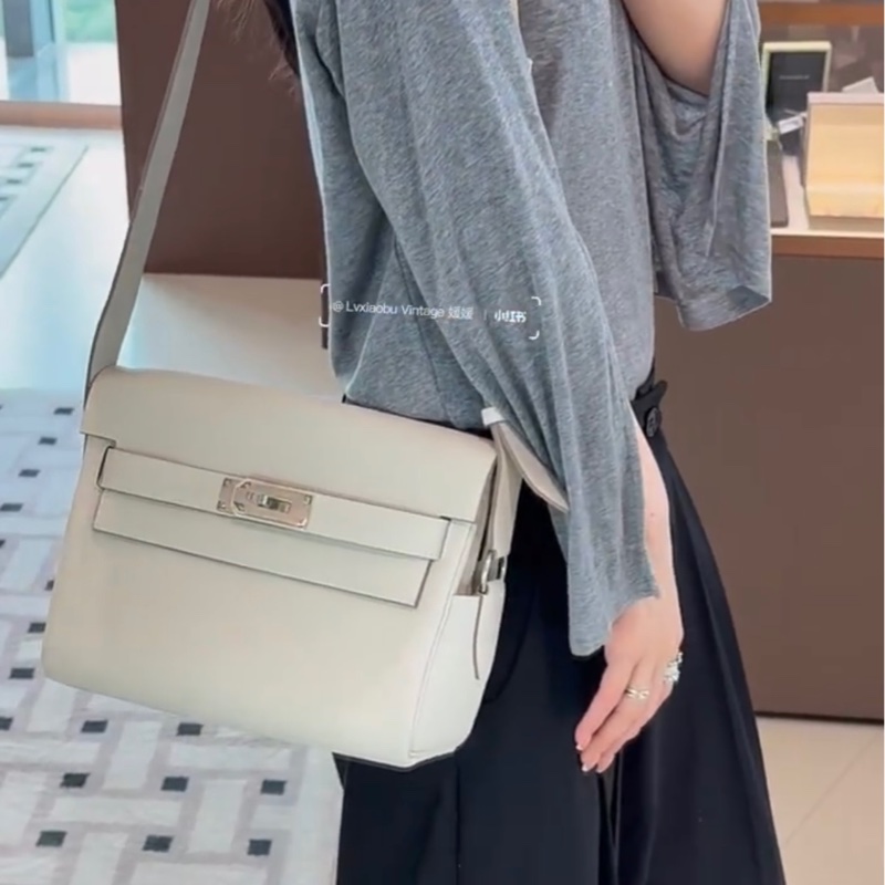 Kelly messenger PM 10 Craie 奶昔白銀釦 Kelly 郵差包-2