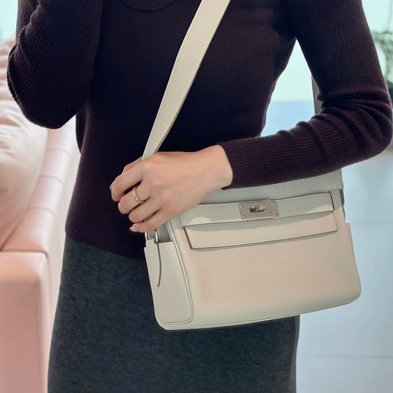 Kelly messenger PM 10 Craie 奶昔白銀釦 Kelly 郵差包-3