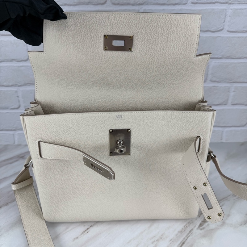 Kelly messenger PM 10 Craie 奶昔白銀釦 Kelly 郵差包-11