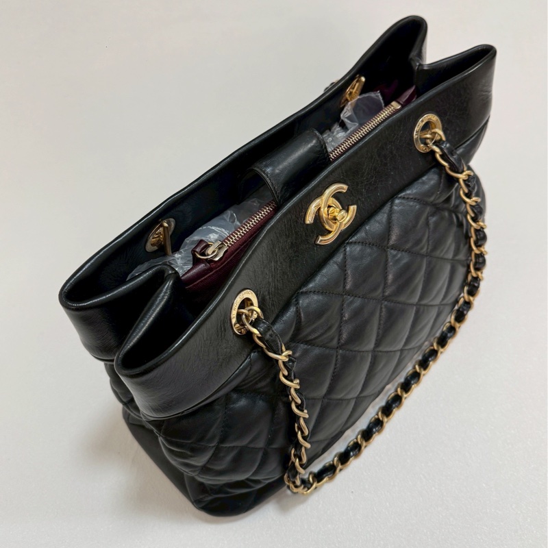 Chanel黑金托特包-1
