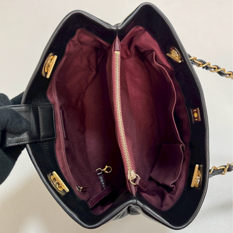 Chanel黑金托特包-7