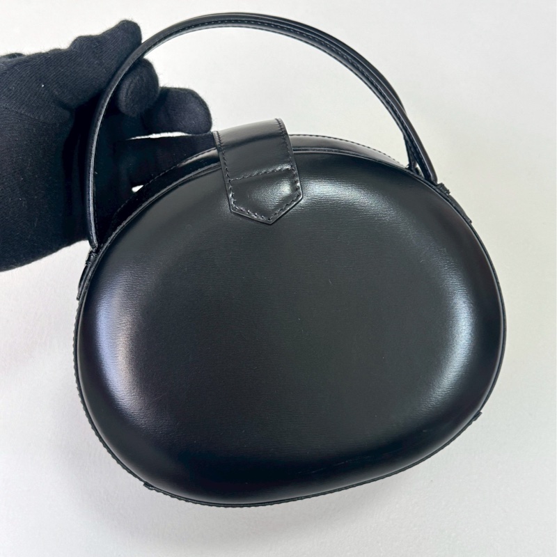 Loewe黑金蛋蛋包-1