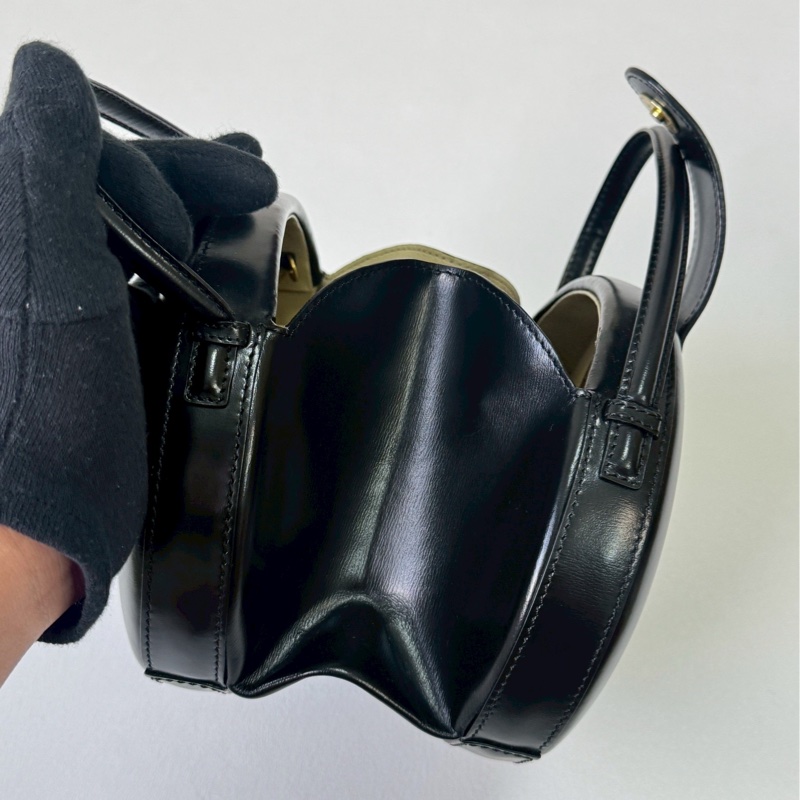 Loewe黑金蛋蛋包-6