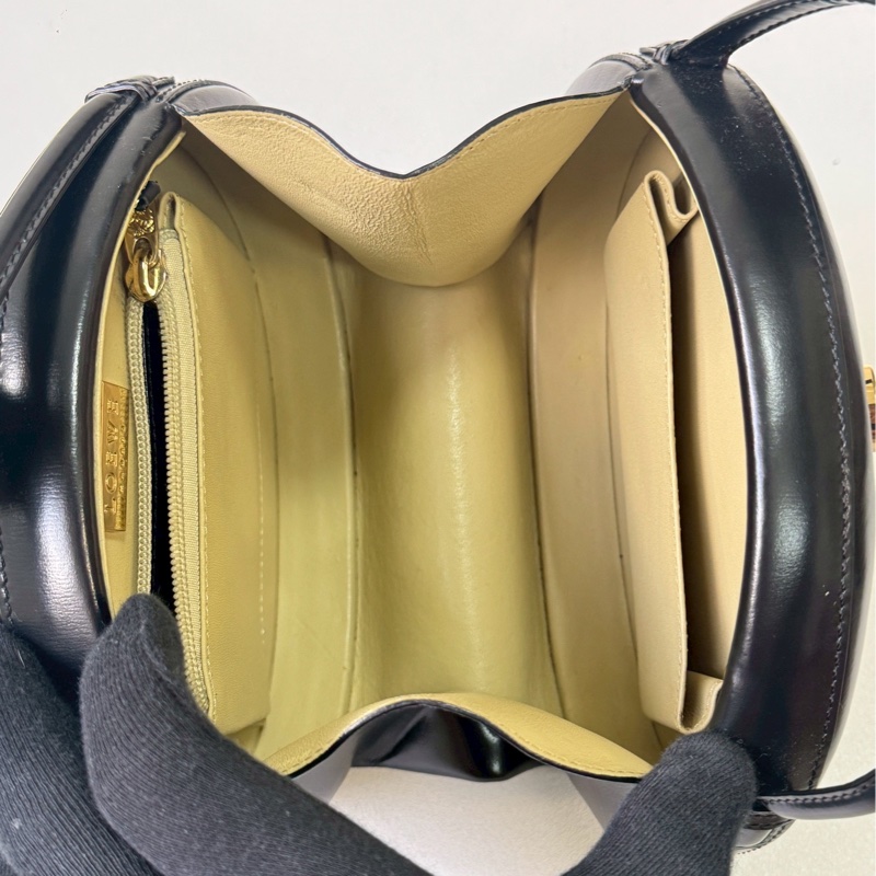 Loewe黑金蛋蛋包-8