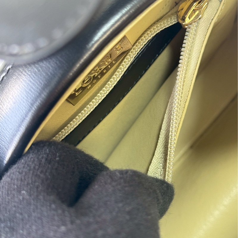 Loewe黑金蛋蛋包-9