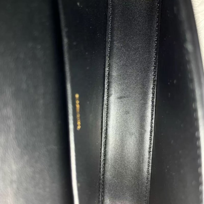 Celine Triomphe 黑金亮面小牛皮腋下包 99新 20.5*11 配件塵袋-2