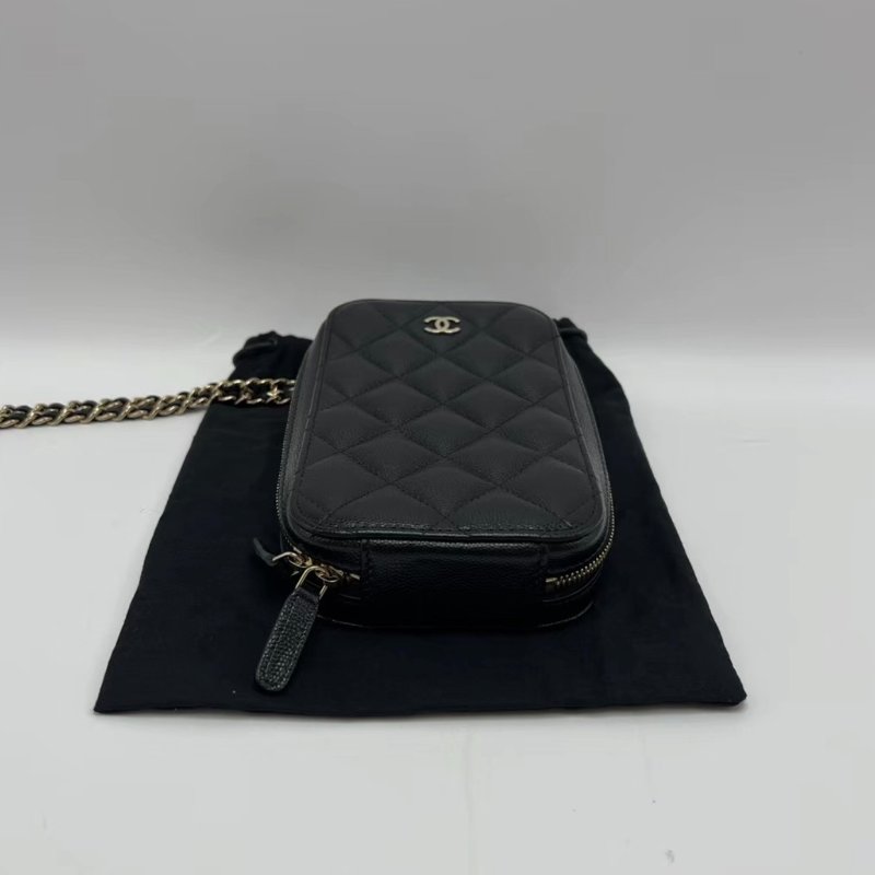 CHANEL 黑金荔枝牛皮手機包10*17.5*4 98新配件塵袋-3