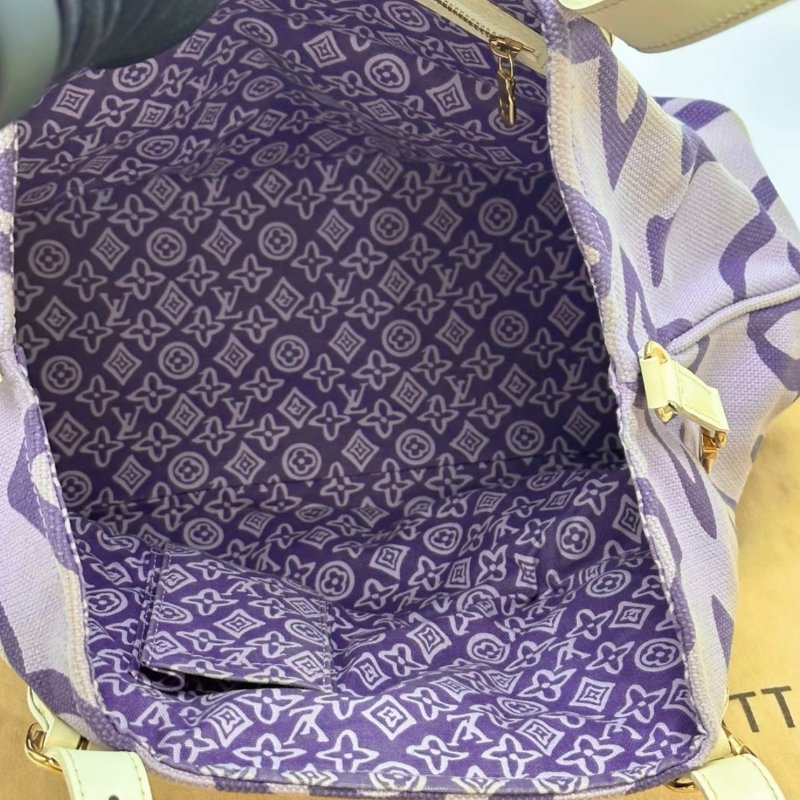 LV 紫色帆布印花金扣手提肩背包40*26*16 98新配件塵袋-1