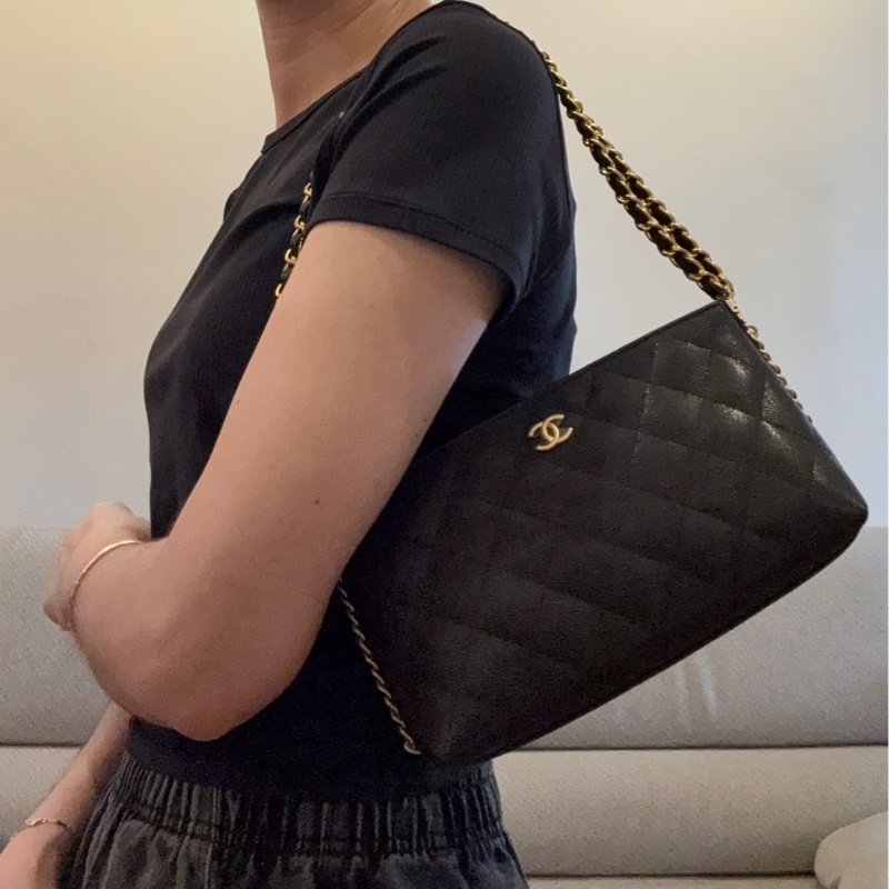全配chanel 25A 隱藏款皮穿鍊大手拿包-8