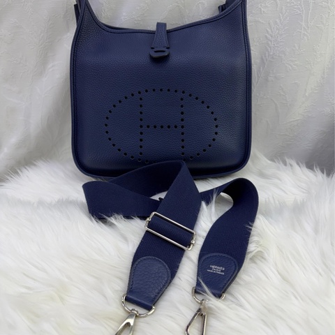 29” evelyne Clemence phw