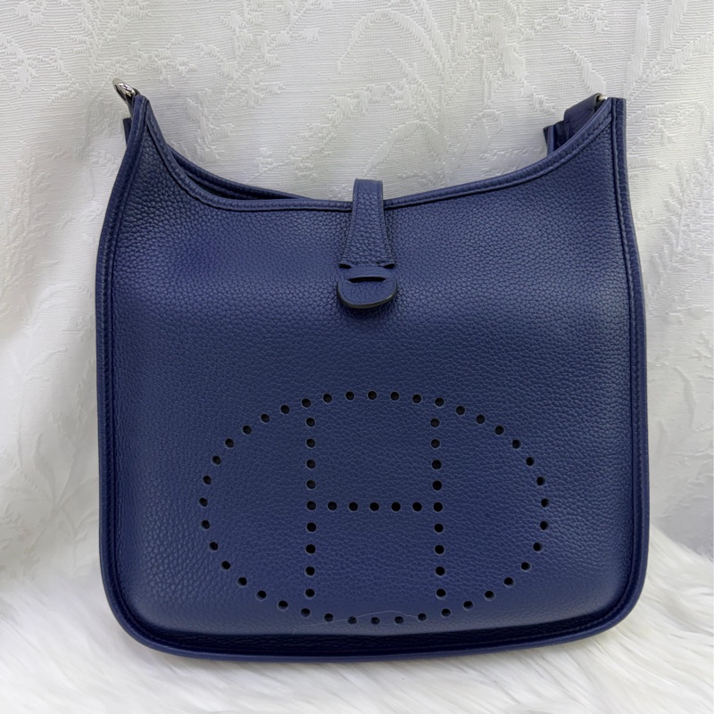 29” evelyne Clemence phw-1