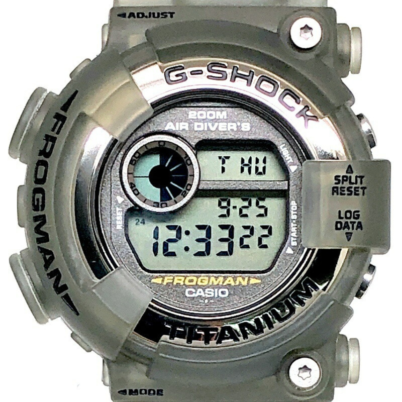G-SHOCK CASIO DW-8200MS-8T FROGMAN MEN IN SME 手錶,灰色鏤空鈦金屬錶殼,潛水蛙人EL系列第三款,1998年9月發售,三國丘店,ITBSABY09BS0-0
