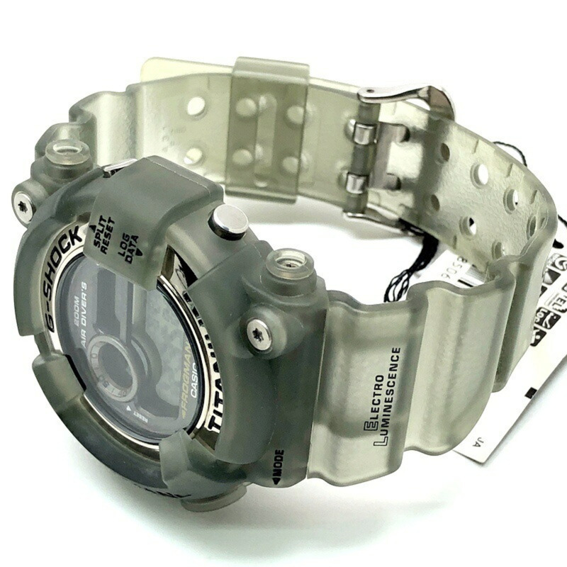 G-SHOCK CASIO DW-8200MS-8T FROGMAN MEN IN SME 手錶,灰色鏤空鈦金屬錶殼,潛水蛙人EL系列第三款,1998年9月發售,三國丘店,ITBSABY09BS0-4