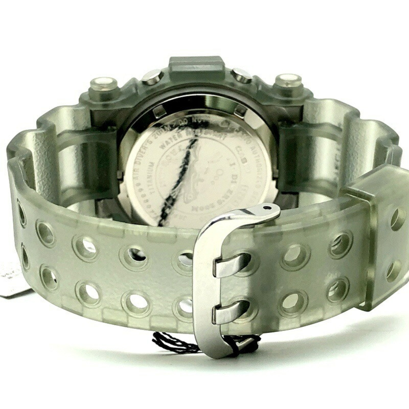 G-SHOCK CASIO DW-8200MS-8T FROGMAN MEN IN SME 手錶,灰色鏤空鈦金屬錶殼,潛水蛙人EL系列第三款,1998年9月發售,三國丘店,ITBSABY09BS0-5
