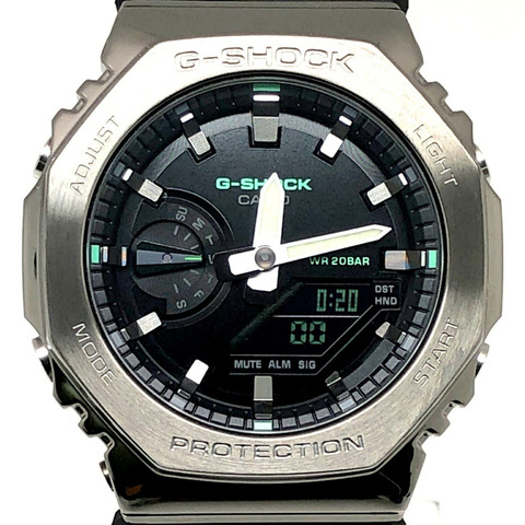 G-SHOCK CASIO GM-2100CB-3A 金屬錶殼腕錶，八角形錶殼，卡西歐橡木錶殼，金屬錶圈，雙LED燈，灰色IP塗層，卡其綠色類比數位顯示器。 2023年2月上市。可在三國丘店購買。 ITLEVP0TLGNA