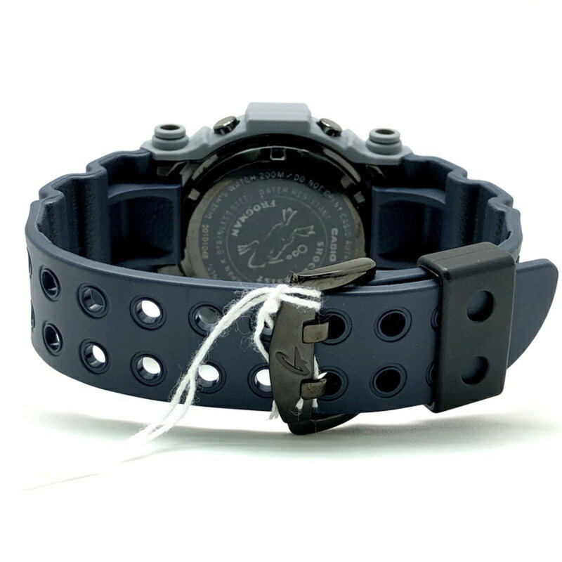 G-SHOCK CASIO FROGMAN 男款軍用色 GF-8250ER-2 腕錶,復刻原版 Frogman 灰藍配色,搭配錨形 EL 錶帶。 2012 年 4 月上市。三國丘店有售。 IT65B3546SGG-5