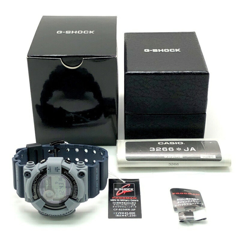 G-SHOCK CASIO FROGMAN 男款軍用色 GF-8250ER-2 腕錶,復刻原版 Frogman 灰藍配色,搭配錨形 EL 錶帶。 2012 年 4 月上市。三國丘店有售。 IT65B3546SGG-9