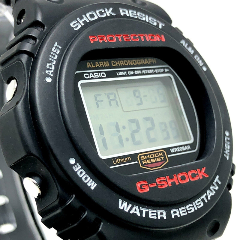 G-SHOCK CASIO DW-5700-1 腕錶,復刻原版 Sting 型號,採用鏡面拋光、旋入式錶殼和 EL 背光。 DW-5700C 復刻版於 2001 年 8 月上市。可在三國丘店購買。產品代碼:IT41Z9P84E30。-3