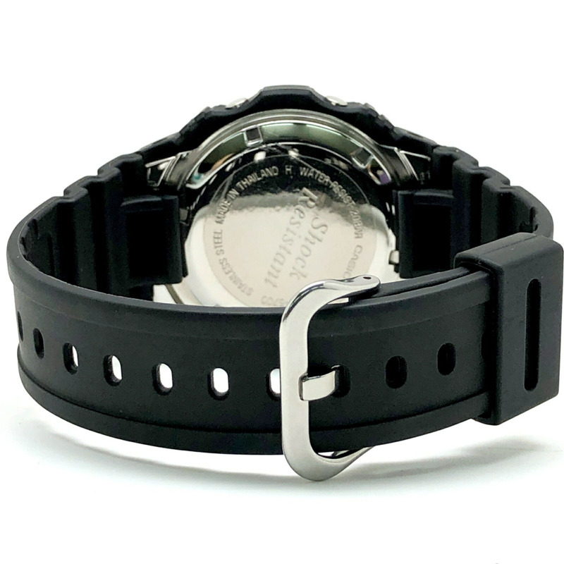 G-SHOCK CASIO DW-5700-1 腕錶，復刻原版 Sting 型號，採用鏡面拋光、旋入式錶殼和 EL 背光。 DW-5700C 復刻版於 2001 年 8 月上市。可在三國丘店購買。產品代碼：IT41Z9P84E30。-5