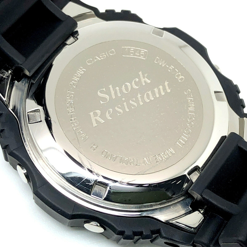 G-SHOCK CASIO DW-5700-1 腕錶,復刻原版 Sting 型號,採用鏡面拋光、旋入式錶殼和 EL 背光。 DW-5700C 復刻版於 2001 年 8 月上市。可在三國丘店購買。產品代碼:IT41Z9P84E30。-7