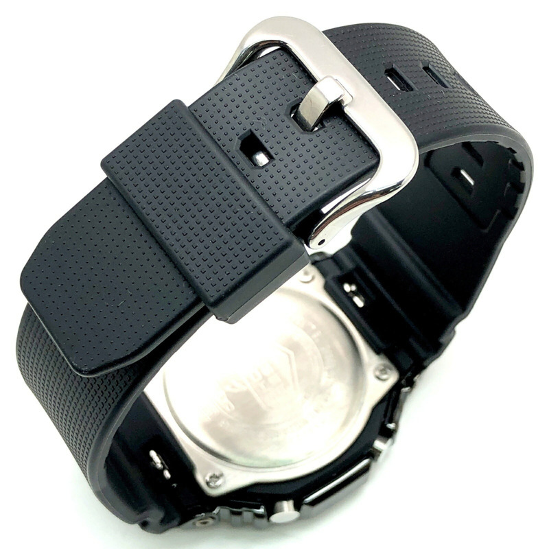G-SHOCK CASIO GM-2100B-4A 金屬錶殼腕錶,八角形錶殼,卡西歐橡木飾面,金屬錶圈,雙LED燈,深灰色IP紅色錶盤,類比數位顯示。 2021年8月上市。三國丘店有售。 ITV358D9WRBQ-6