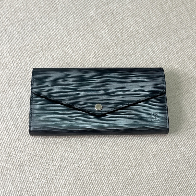 LV銀色翻蓋長夾-0