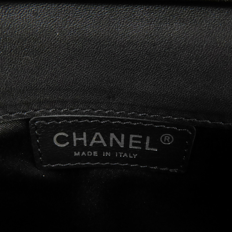 CHANEL 漆皮皮革WOC Wallet On Chain銀扣鏈帶肩背袋-5